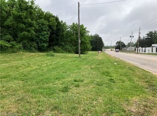 130 S Thomas Rd, Tallmadge, OH 44278