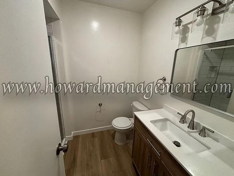 01302EU — Photo 13
