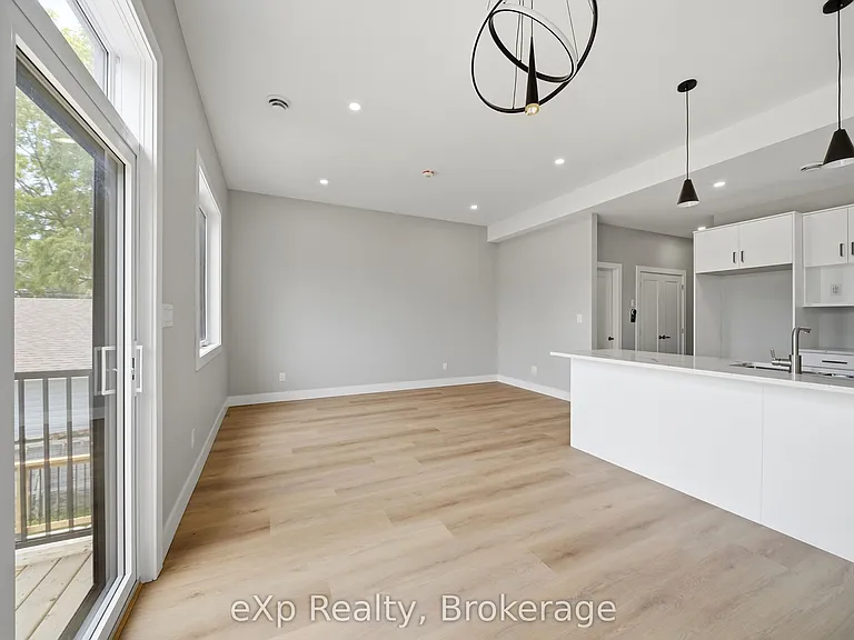 79 Maclellan Ave — Photo 10