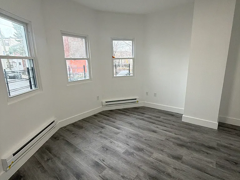 25 Riverview Pl #1L — Photo 16