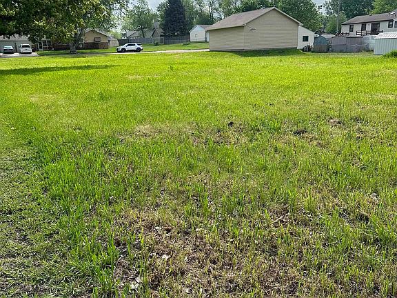 5th image of 1419 N Garfield Ave