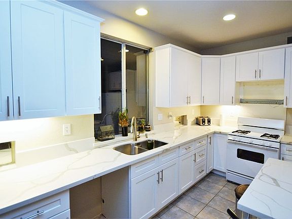 5th image of 29801 Painted Desert Dr