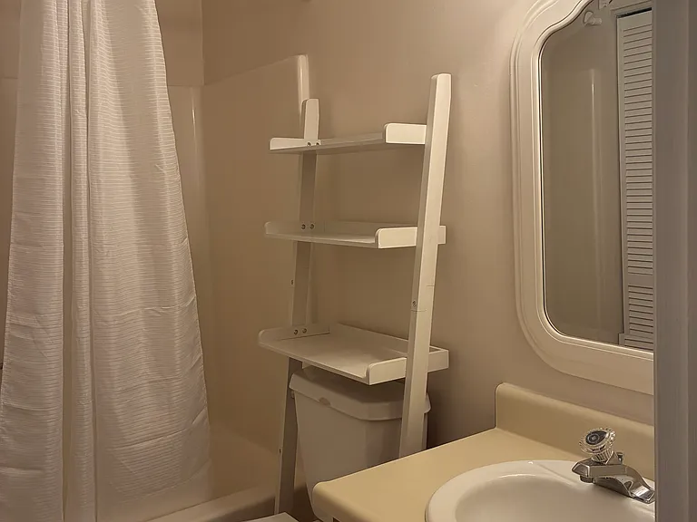 712 Pointe Ct #A — Photo 10