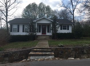 404 South St, Signal Mountain, TN 37377