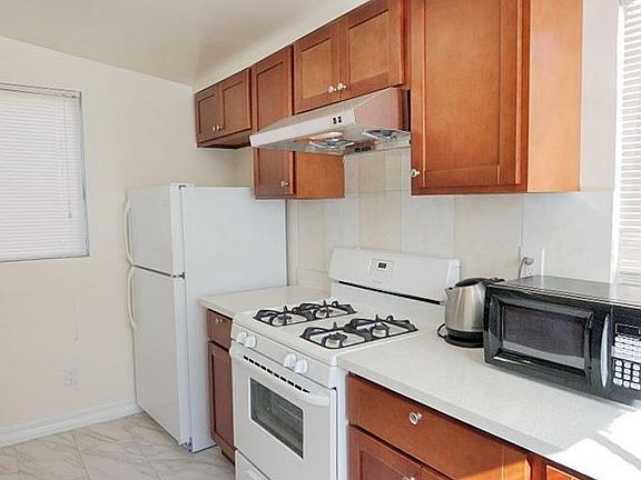 3rd image of 5132 Geary Blvd