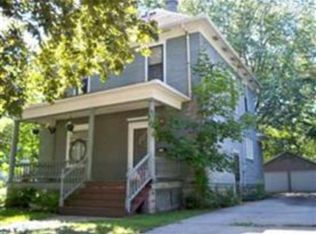 825 W Jefferson St, Stoughton, WI 53589