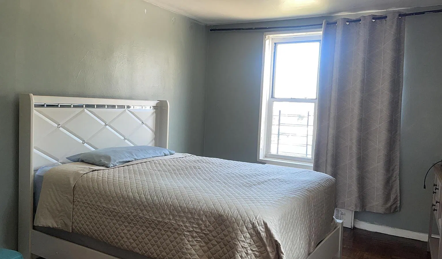 3 bed, 917 sqft, $1,200 — Photo 4