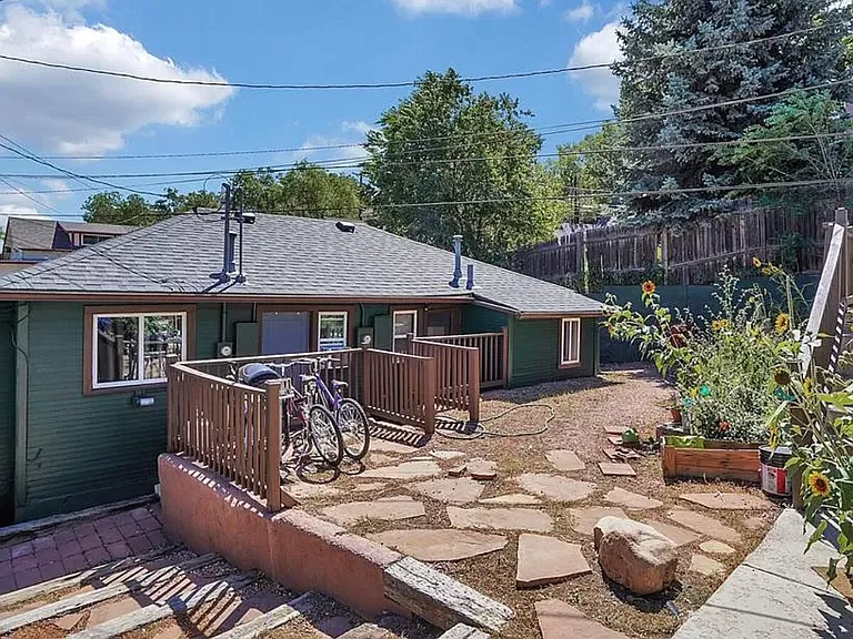 601 Manitou Ave #6 — Photo 2