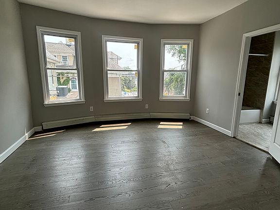 5th image of 905 S 16th St Floor 2