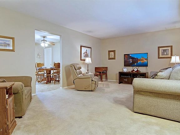 5th image of 103 E Santa Cruz Dr