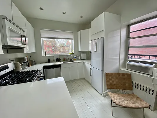 Rented by Highline Residential | media 4