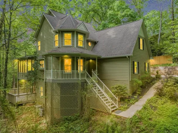 284 Due West Ct, Dallas, GA 30157