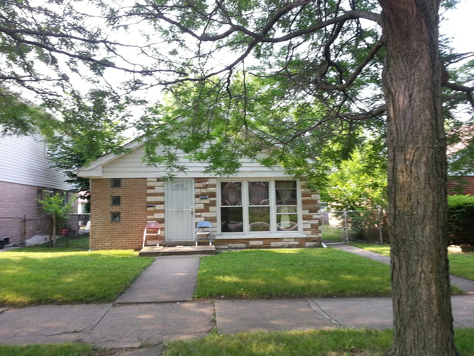 1647 E 93rd St photo 1