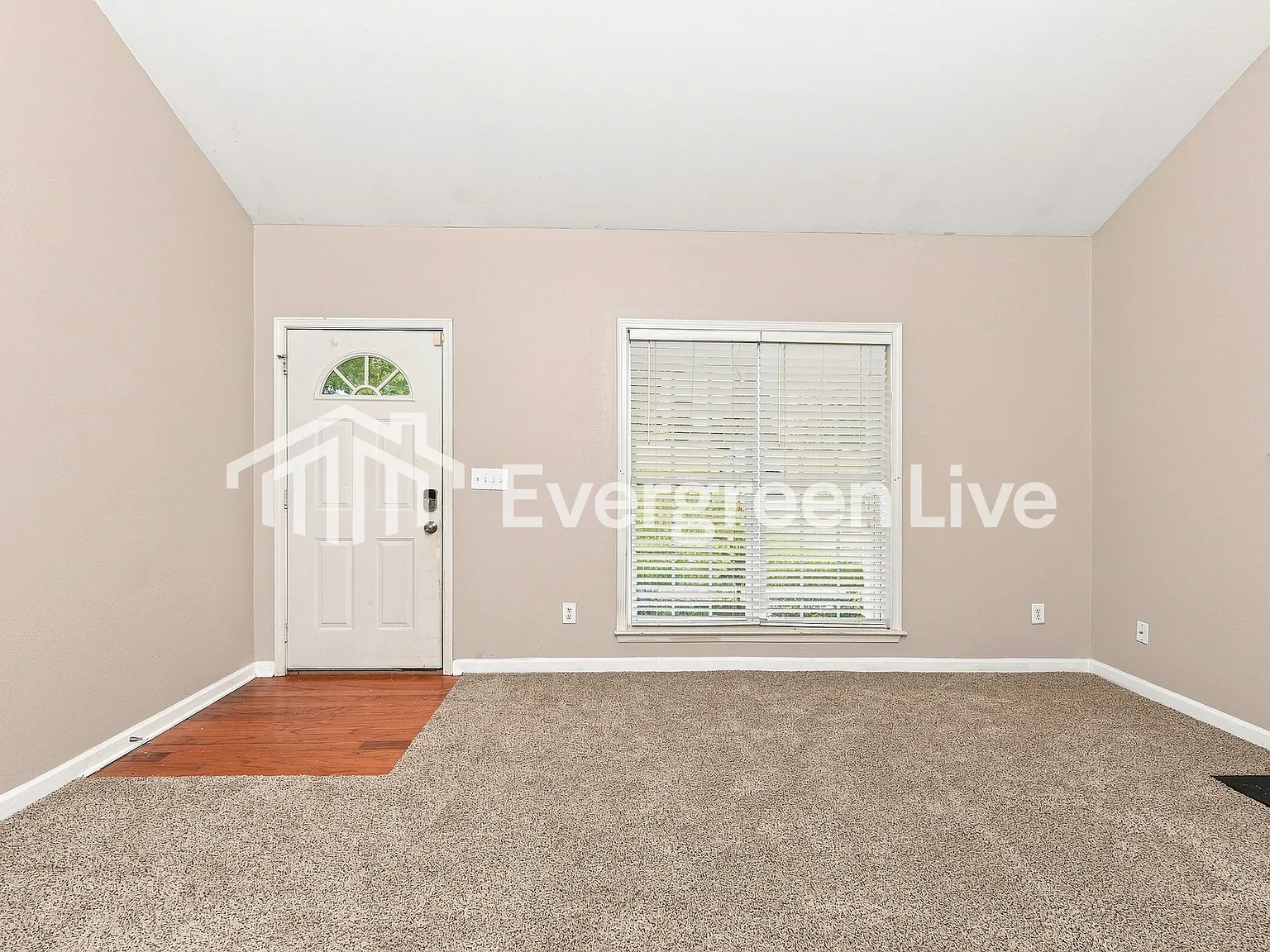 3 bed, 2.0 bath, 1428 sqft, $1,395 — Photo 2