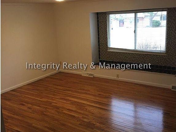 4th image of 9116 E Nassau Ave