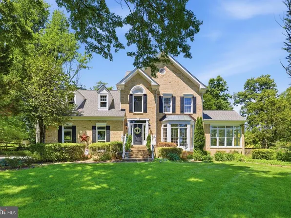 4280 Lawnvale Dr, Gainesville, VA 20155