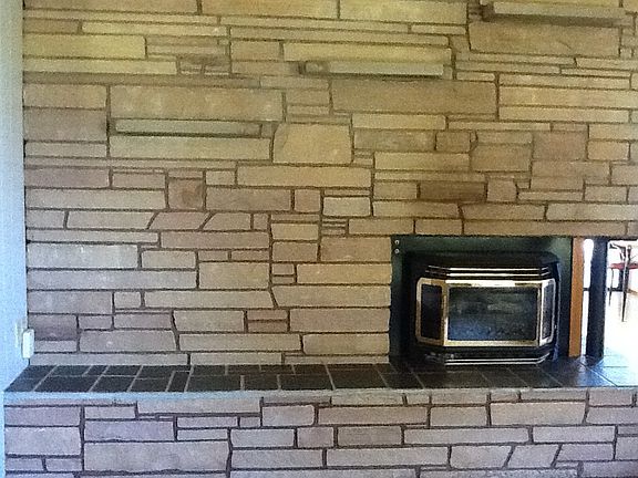 Propane fireplace in fam rm