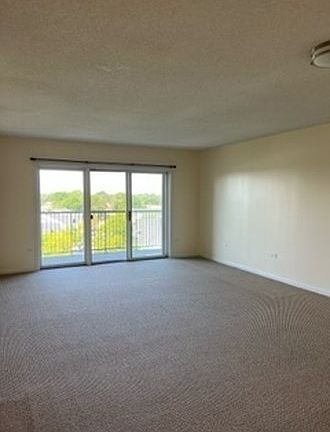 4th image of 7400 Lincoln Ave