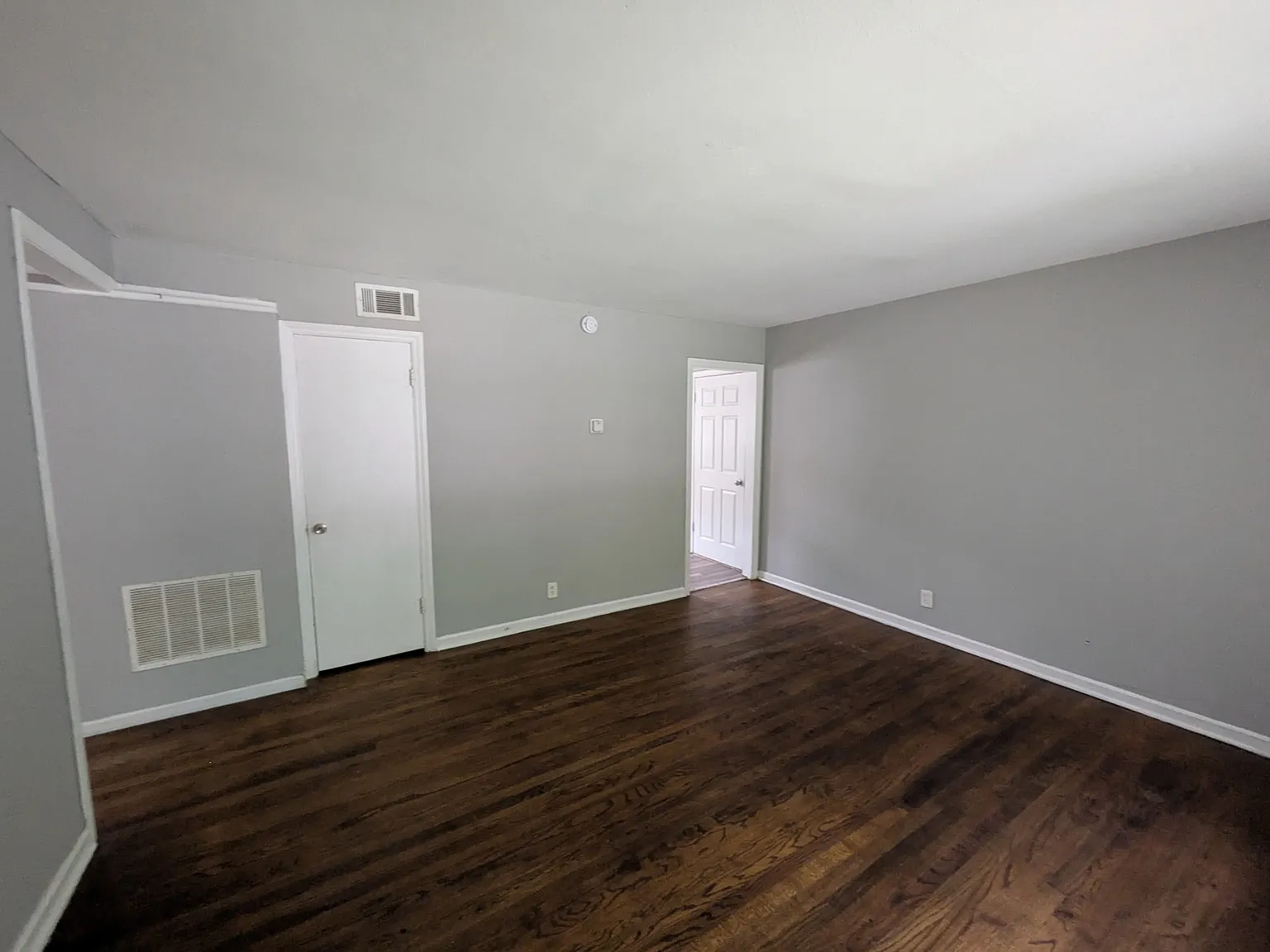 2 bed, 672 sqft, $1,195 — Photo 3