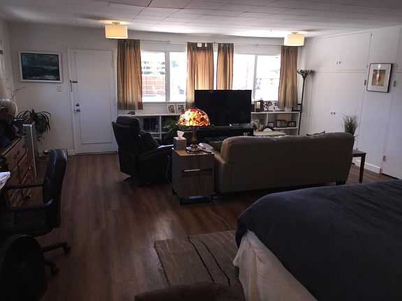 2nd image of 241 Frances St