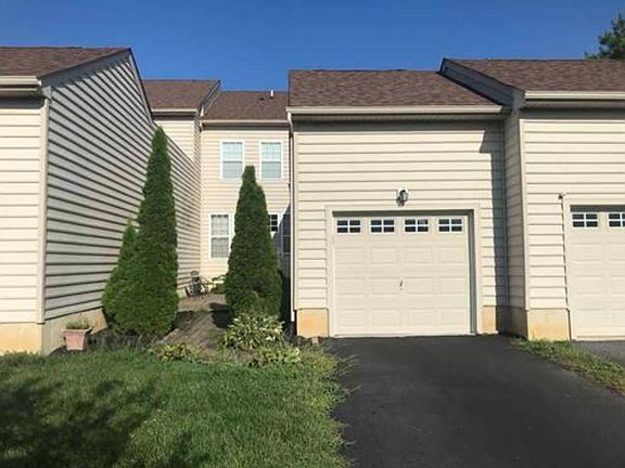 Garage/Driveway