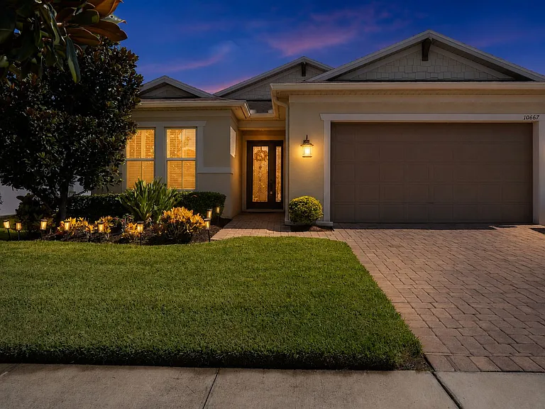 10667 Cardera Dr — Photo 1