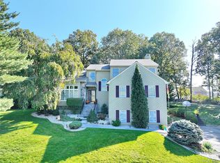 3 Mohawk Ct, Stony Pt, NY 10980