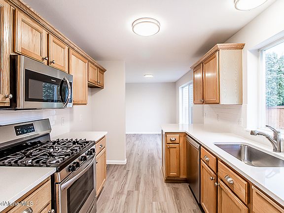 4th image of 23311 E Maxwell Ave