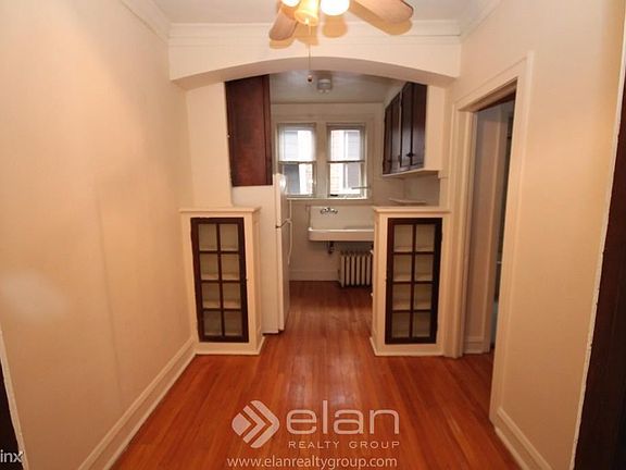 2nd image of 4227 N Paulina St APT 3E
