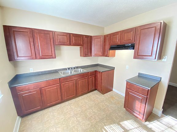 4th image of 1283 Poppen Dr