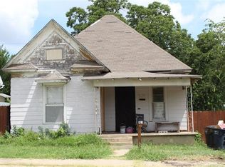 921 E Hattie St, Fort Worth, TX 76104