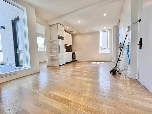 Rented by ERNY LLC | media 9