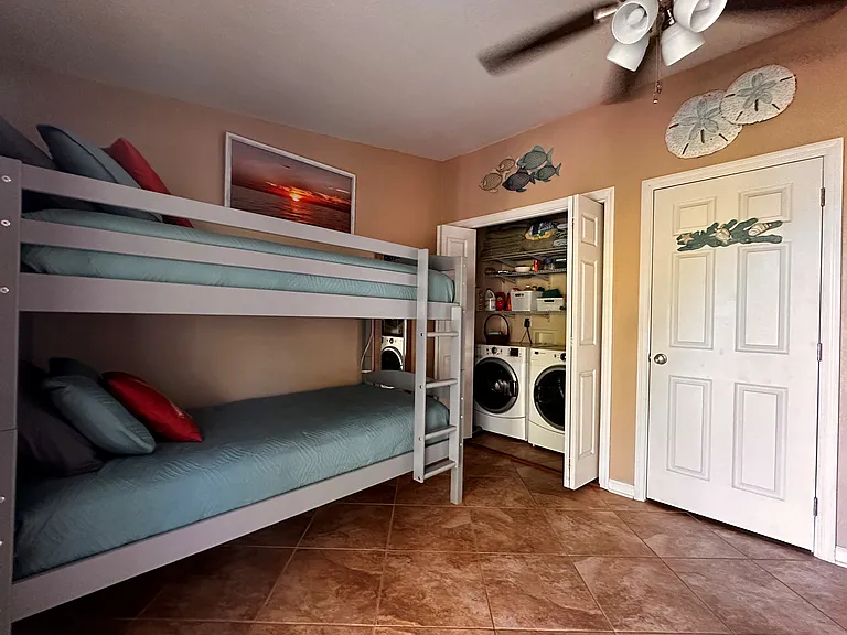 676 Spanish Main Dr — Photo 26