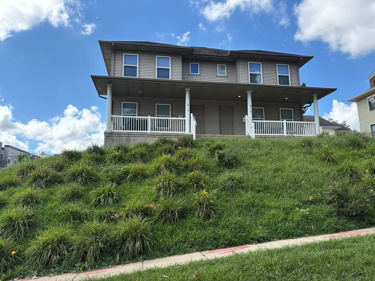3 bed, 2068 sqft, $2,283 — Photo 1