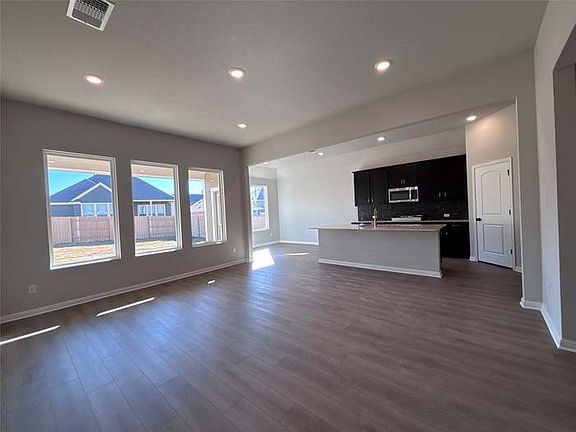 3rd image of 145 Coleto Trl
