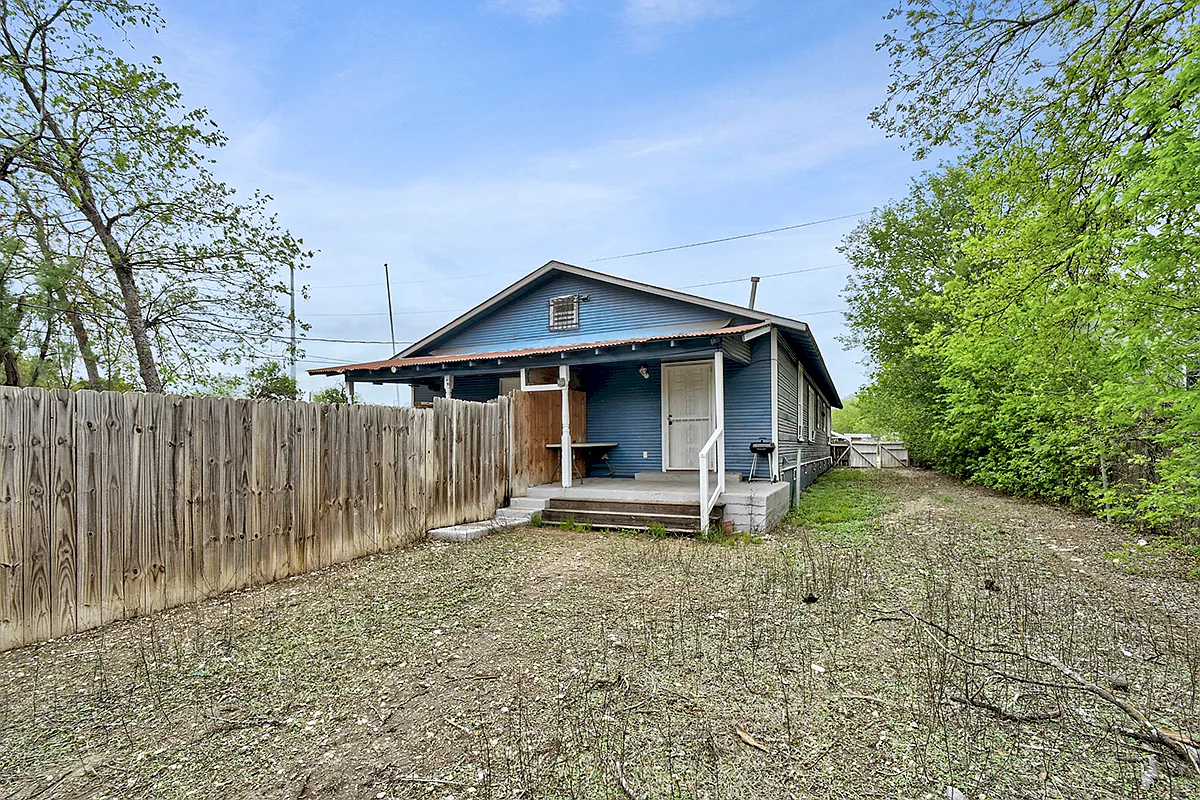 2 bed, 1943 sqft, $1,050 — Photo 4