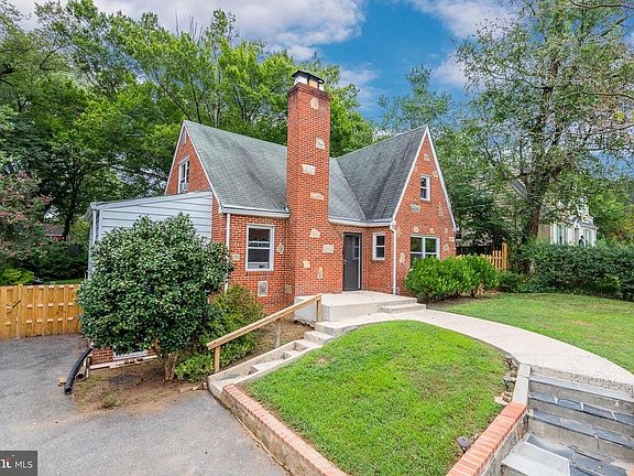 Front Face - Left Angle - 4/5 Car Driveway