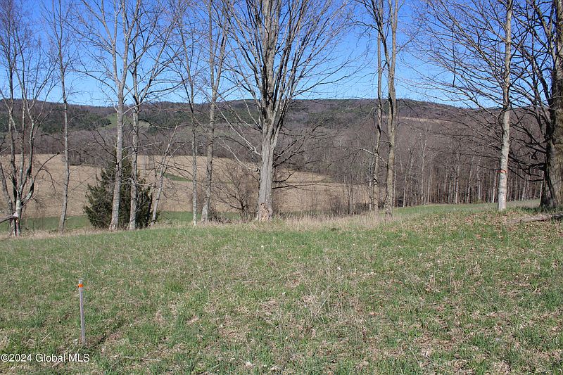 5th image of 163 Sickle Hill Road
