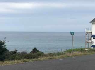 93 Dolphin Dr, Whitethorn, CA 95589