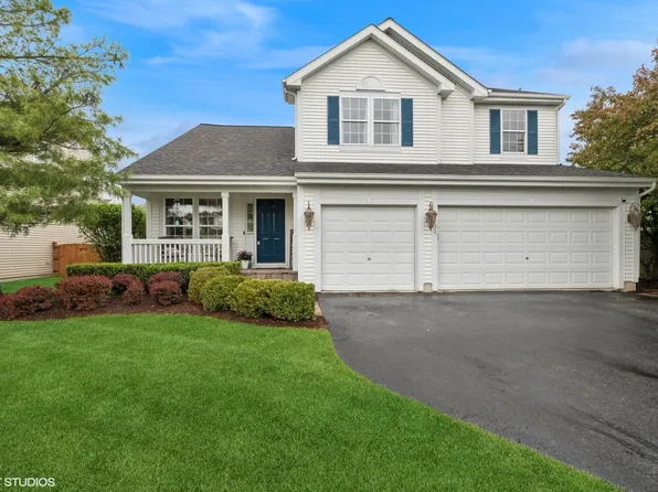31730 N Clearwater Dr, Lakemoor, IL 60051