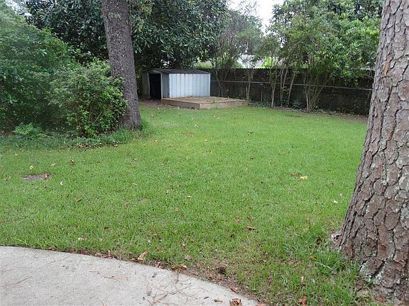 4th image of 3233 Thames Dr