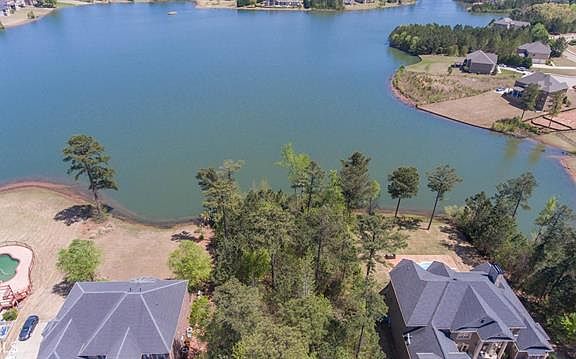 3rd image of 2445 Lake Erma Dr