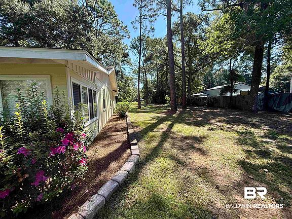 4th image of 14164 Riverside Dr