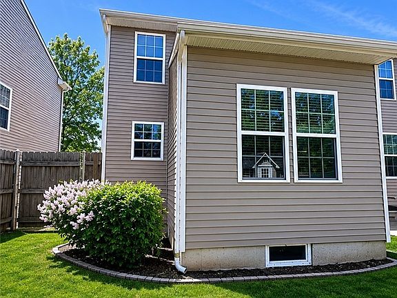 3rd image of 11 Scooter Ln