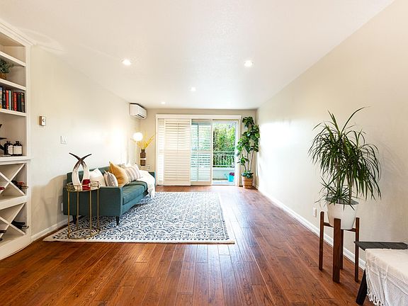 2nd image of 1440 23rd St APT 117