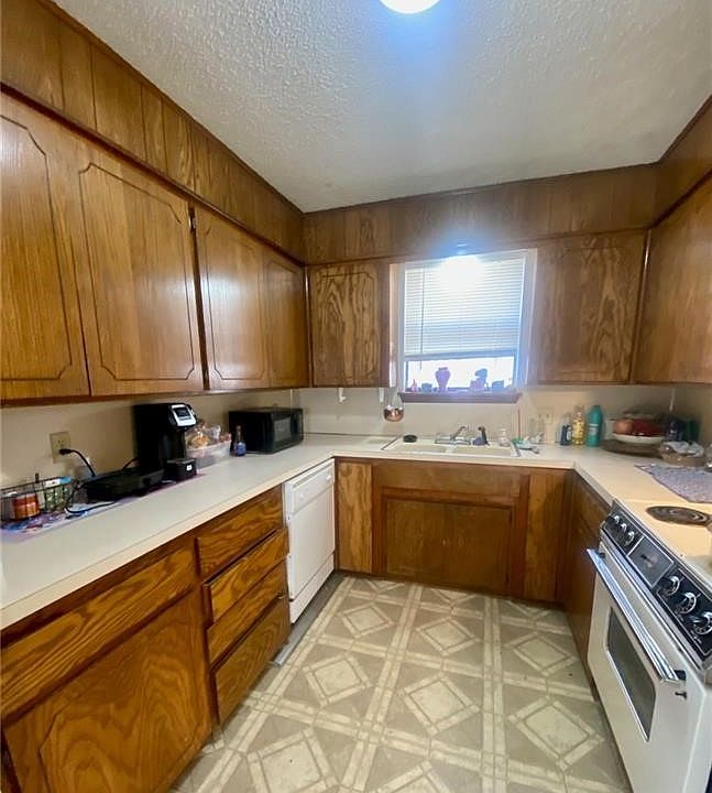 1702 W Virginia Ave, Chickasha, OK 73018 MLS 1058430 Zillow