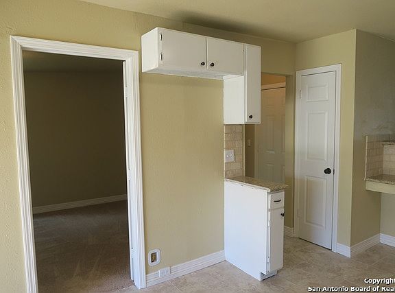 5th image of 7627 Glen Vista Dr