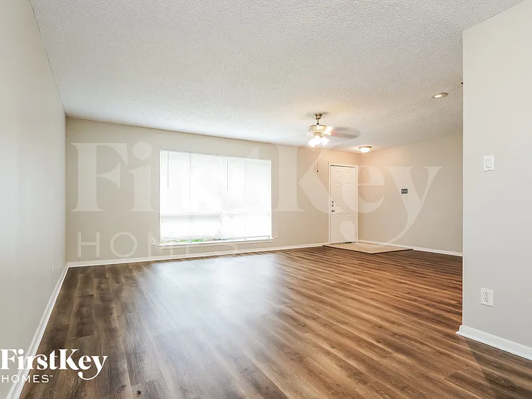 1504 Terrace St — Photo 5