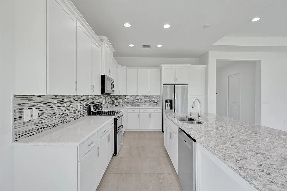 3 bed, 2.0 bath, $3,699 — Photo 3