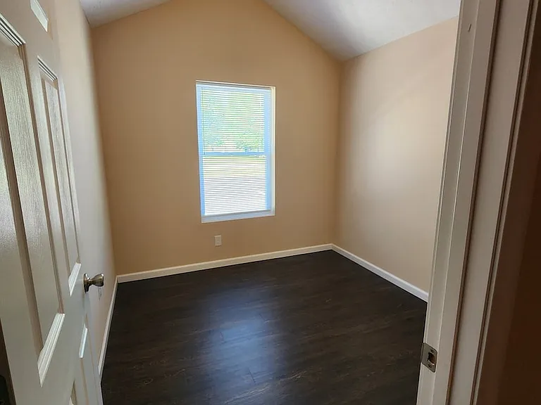 400 Jessie Dr — Photo 8